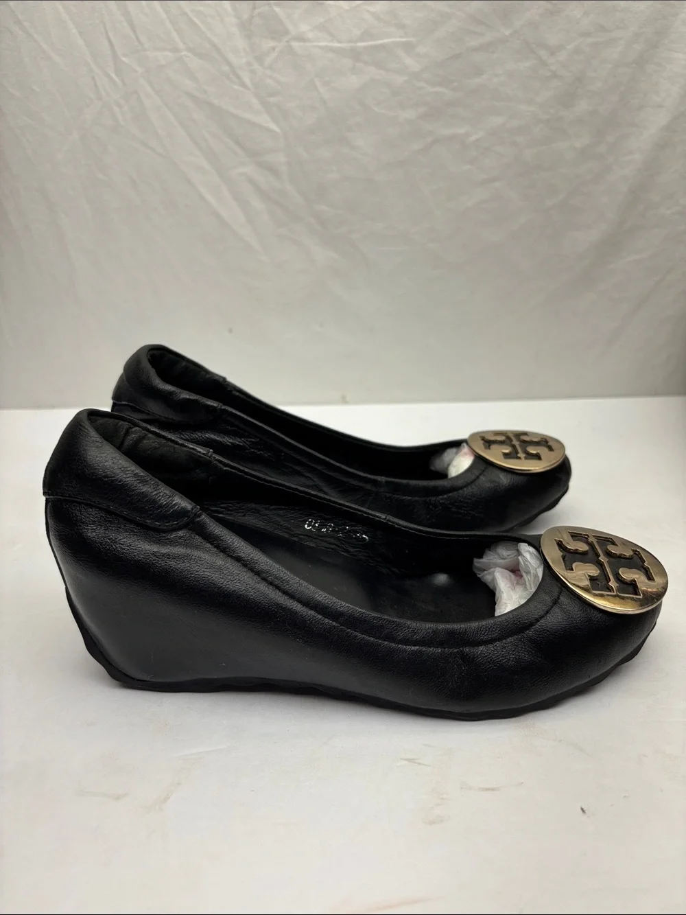 Tory Burch Black Leather Wedge Ballet Flats with Gold Logo, SZ 35 (5), box 56